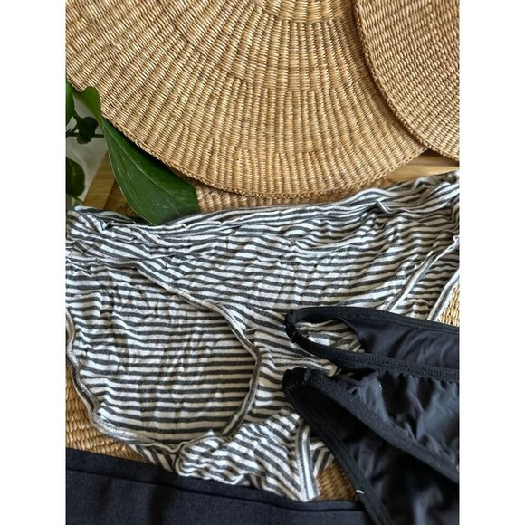 3 pairs Women’s size large bottoms - Picture 4 of 6